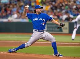 R A Dickey pitching image