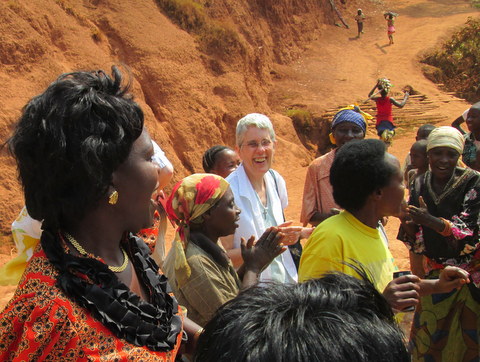 Sister Mary Ellen with women of Rhukole Kuguma