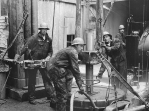 Pulling out of drill hole. Provincial Archives of Alberta, P1983